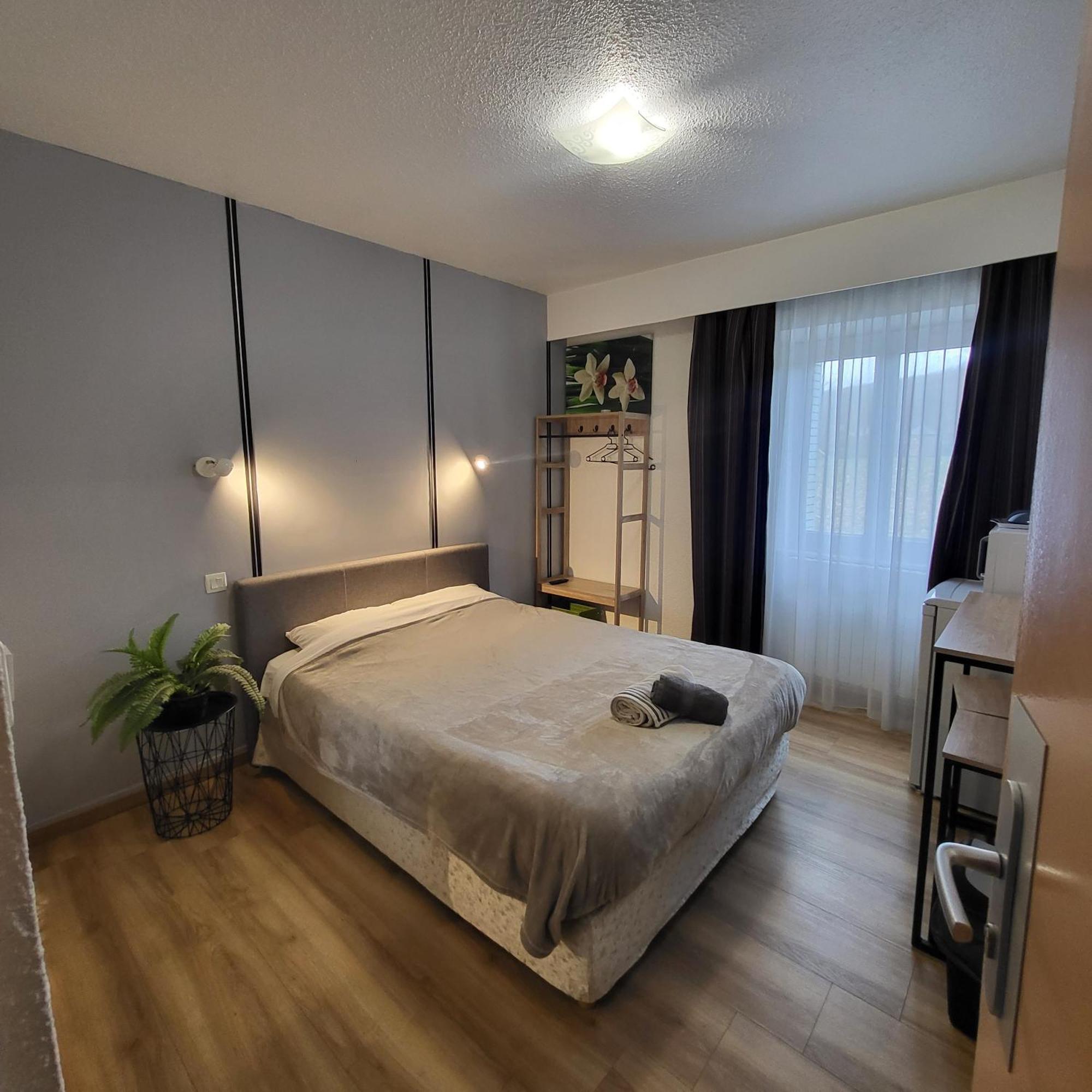 Hotel Ga Location Mâcon Esterno foto